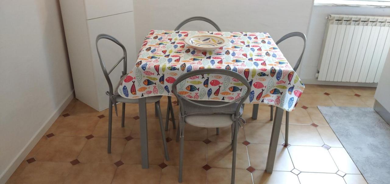 Casa Mariuccia A Due Passi Dal Mare Appartement Finale Ligure Buitenkant foto