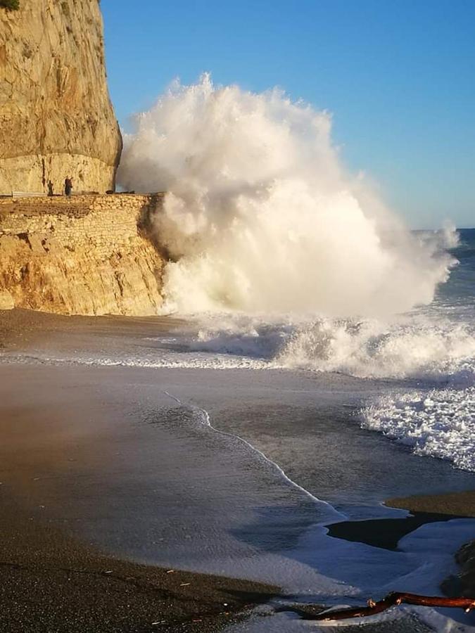 Casa Mariuccia A Due Passi Dal Mare Appartement Finale Ligure Buitenkant foto